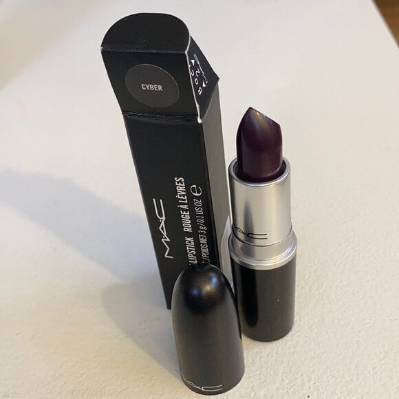 Mac Satin Lipstick CYBER - Picture 2 of 6